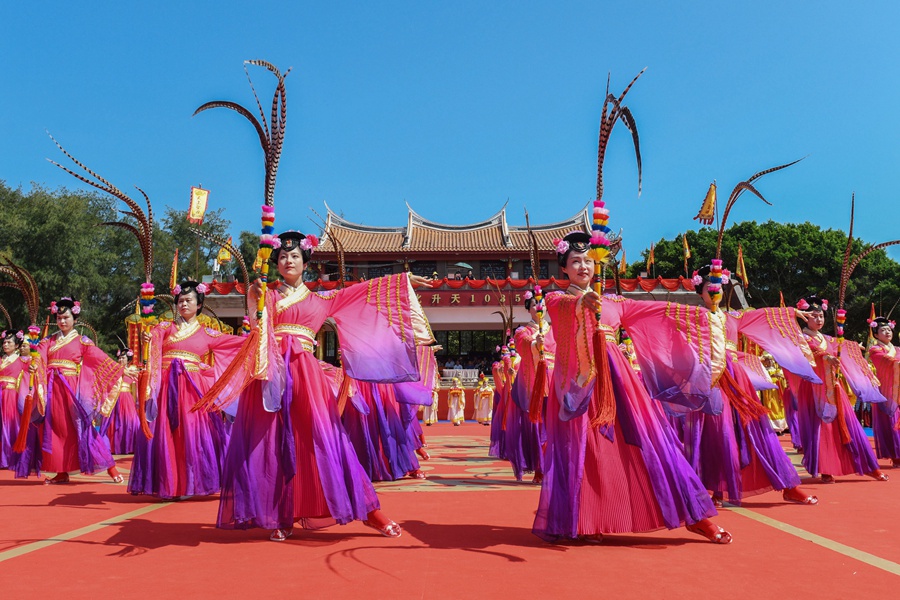 舞者為祭典獻舞。湄洲媽祖祖廟供圖